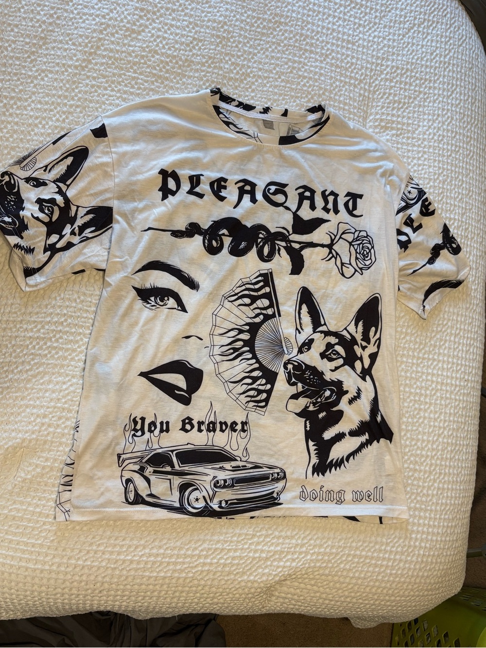 Graphic Dog & Car Print Tee in White and Black